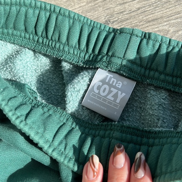 Aritzia Pants - ARITZIA Tna Cozy Fleece Boyfriend Basic Sweatpant